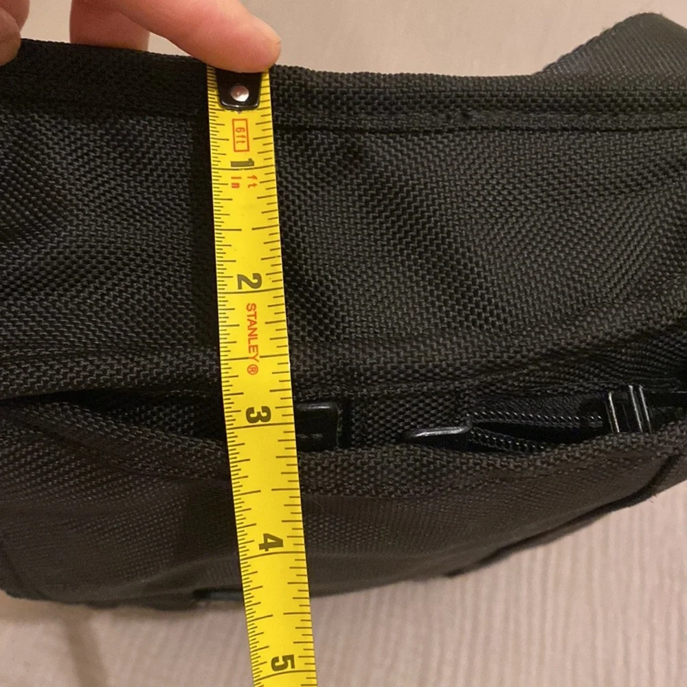 Tumi Alpha Slim Expandable Messenger Bag Black Ballistic Nylon Flip Over 22177DH